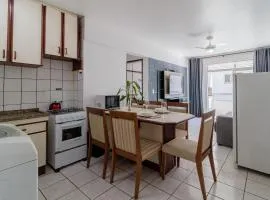 Apto bem localizado a 500mts da praia RHI206