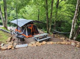 Deluxe tent, luxury tent in Butler