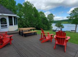 Lochaber Lakeview Cottage, vacation home in Antigonish