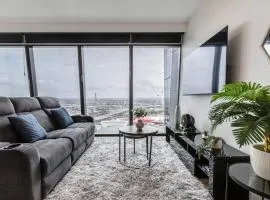 Pearl at Marina Tower - City Living by the Yarra