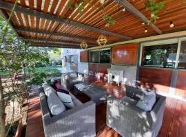 Casa El Cerezo con gran parque y pileta