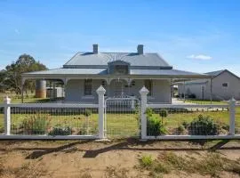 Hart Cottage Farm Stay in Indigo Valley