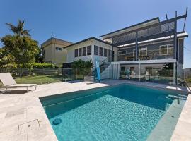 Serendipity, hotel with pools in Forster