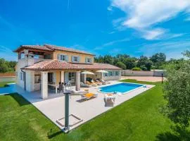 Elegant villa in village Pavićini, Istria