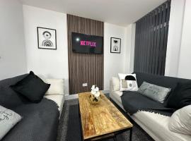 The En-Suite Escape. 4-Bed Luxury Stay, hotel in Castleford