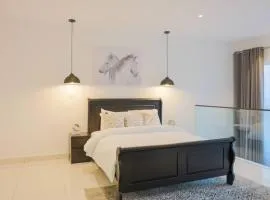 Sunrise Loft @Embassy Gardens (75sqm)