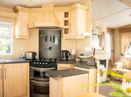 The Willows Static Caravan at Kingsmead, hotel pet friendly a Cullompton