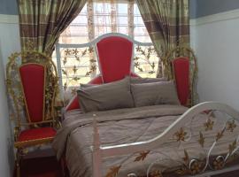 Homestay ALHAQIM, hotel in Pontian Kecil