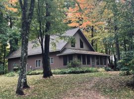 Taylor Lake Point Condo, hotel in Namekagon