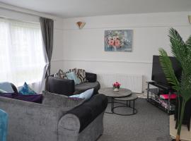 Superb 3 Bedroom flat in Stafford、スタッフォードのホテル・宿