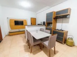 Apartamentos 2 qtos C/suite ,Cozinha Completa, Wi-Fi 1GIga, Jr Catito