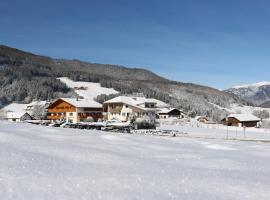 Astor Apartments、ヴァルダーオラのホテル