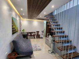Comfy & stylish place in Antipolo City, hotel in Antipolo