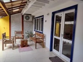 Casa com garagem - 300m da Rua das Pedras