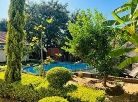 Birdville BNB Guest House: Gaborone şehrinde bir otel