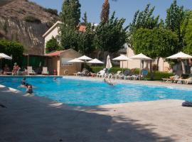 Kotzias Beach Apartments, serviced apartment in Pissouri