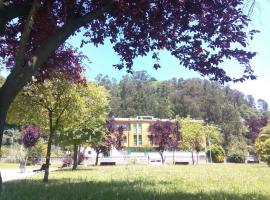 Albergue El Floran, hotell i Blimea