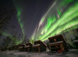 The Fancy Fox - Frontier Village, hotel em North Pole