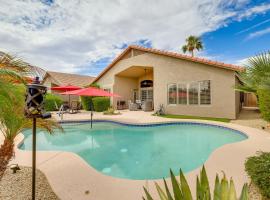 Stunning Maricopa Oasis with Golf Course Views!, hotel in Maricopa