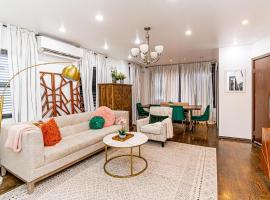 Luxury 6BR Home in Brooklyn – apartament w mieście Woodhaven