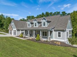 8 Bedroom Home near Asheville!, hotelli kohteessa Mars Hill