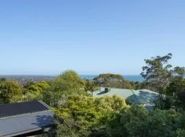 McRae Hillside Terrace - Panoramic Family Living