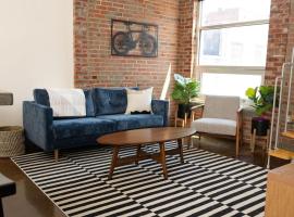 Trendy 1 Br Loft Apt Downtown With Exposed Brick, appartement à Roanoke