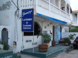 Shrimpy's Hostel, Crew Quarters and Laundry Services, kapslový hotel v destinaci Marigot