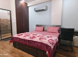 Luxury room set OSHO Villa, hotel in Jaipur