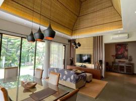 Villa Little Ubud、Gadok 1のホテル