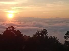 Tanay Overlooking Sea of Clouds Staycation house, hytte i Tanay