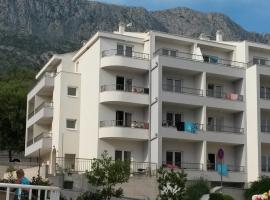 Apartments Bota, holiday rental in Drvenik