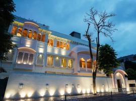 Dev Mahal - A Boutique Heritage Hotel, hotel en Bani Park, Jaipur
