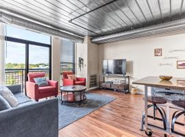 Spacious 2 King Bed Downtown Central to it All