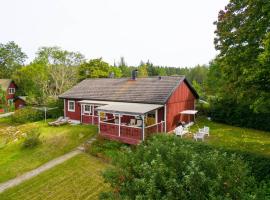 A countryside villa close to Uppsala!, дом для отпуска в Упсале