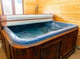 Cosy 3 Bed Cottage in Gloucester-Parking-Garden-Free Hot Tub at the Weekends
