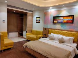 JB INNOVATIONS YASH LAWN AND BANQUETS, Lucknow, hotel s parkiralištem u gradu 'Lucknow'