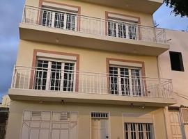 Maison familiale à Tarrafal., vila v destinaci Tarrafal