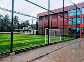 CAP SPORTS CENTER, khách sạn gia đình ở Nīleshwar