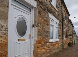 Stonerow Cottage, hotel with parking in Saltburn-by-the-Sea