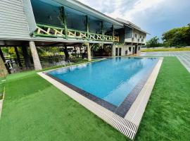 Lakefront Tree Escape in Buriram, Thailand, hotell sihtkohas Buriram