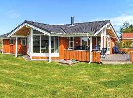 Beautiful Home In Brkop With Sauna, semesterhus i Brejning