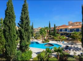 New cozy Villa near the beaches in the Magnificent Gardens of Regina with swimming pools!