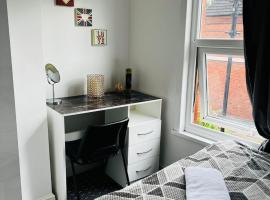 Coventry City House - Room 2, вариант проживания в семье в Ковентри