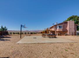 Picturesque Page Home Near Lake Powell and Hiking!, готель у місті Пейдж