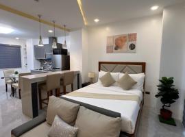 Luxury Cabin Near Fields Avenue, khách sạn gần Sân bay quốc tế Clark - CRK, Angeles