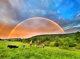 Stony Creek Farmstead, luxury tent in Walton