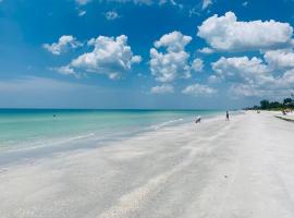 Tropical Indian Rocks Beach Suite A, hotell i Clearwater Beach