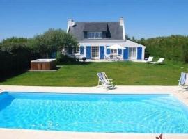 Maison "Ker Galinette " , Belle-Ile-En-Mer, Piscine chauffée et Jacuzzi、バンゴールのホテル