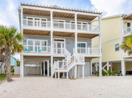 Glimmering Shell Hideaway, hotel in Holden Beach